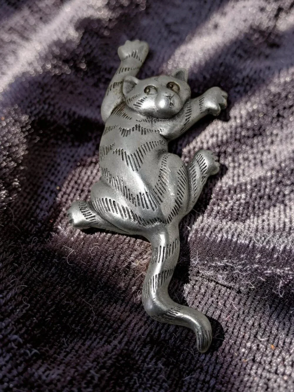Vintage Signed JJ Jonette Pewter Climbing Cat Brooch/Pin